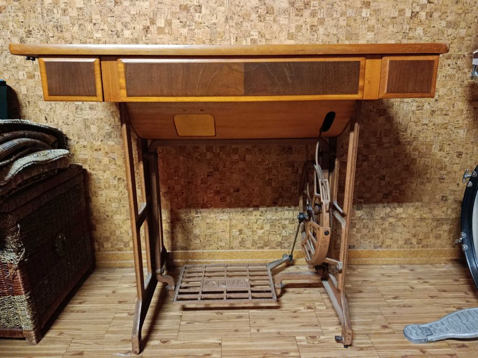 Máquina de costura OLIVA