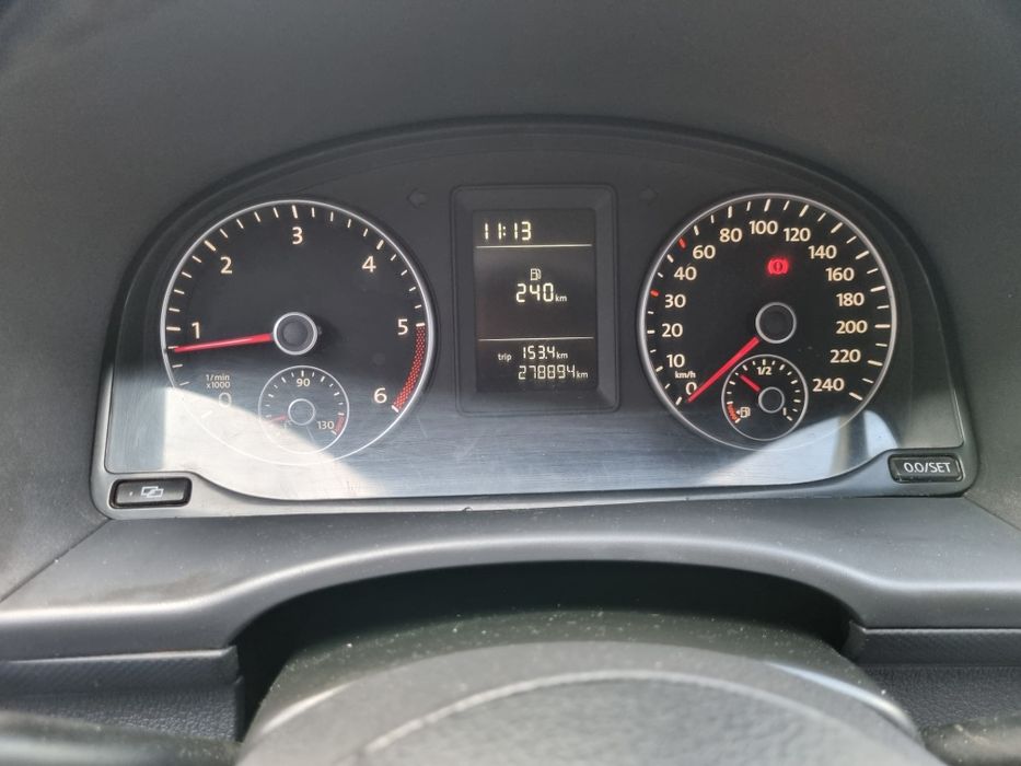 Продам VW CADDY  оригинальный пассажир декабрь 2010г.в.010ш