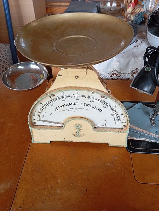 Stare wagi antyki z lat 70 ubiegłego stulecia