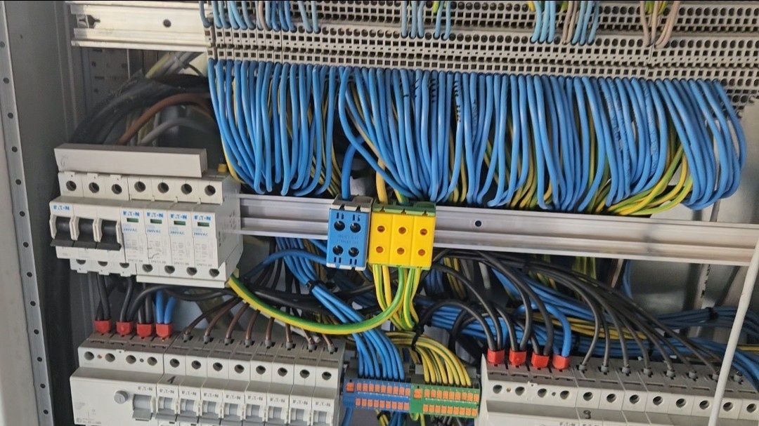 Elektryk - montaż instalacji elektrycznych