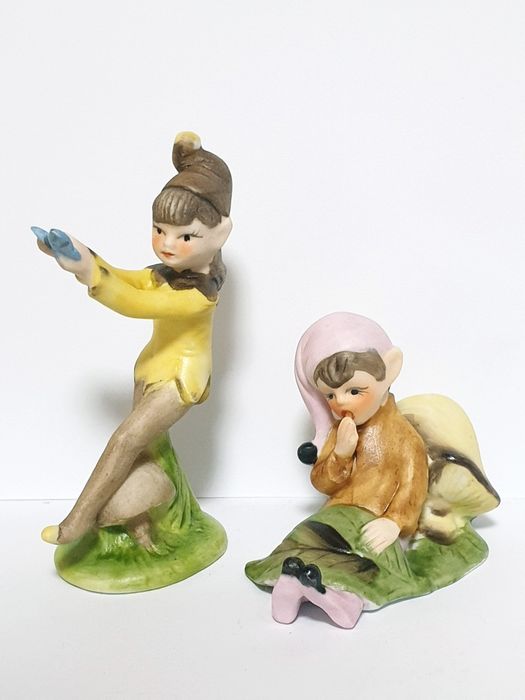 Amorosas pequenas antigas figuras "Elfas" em porcelana Josef Originals