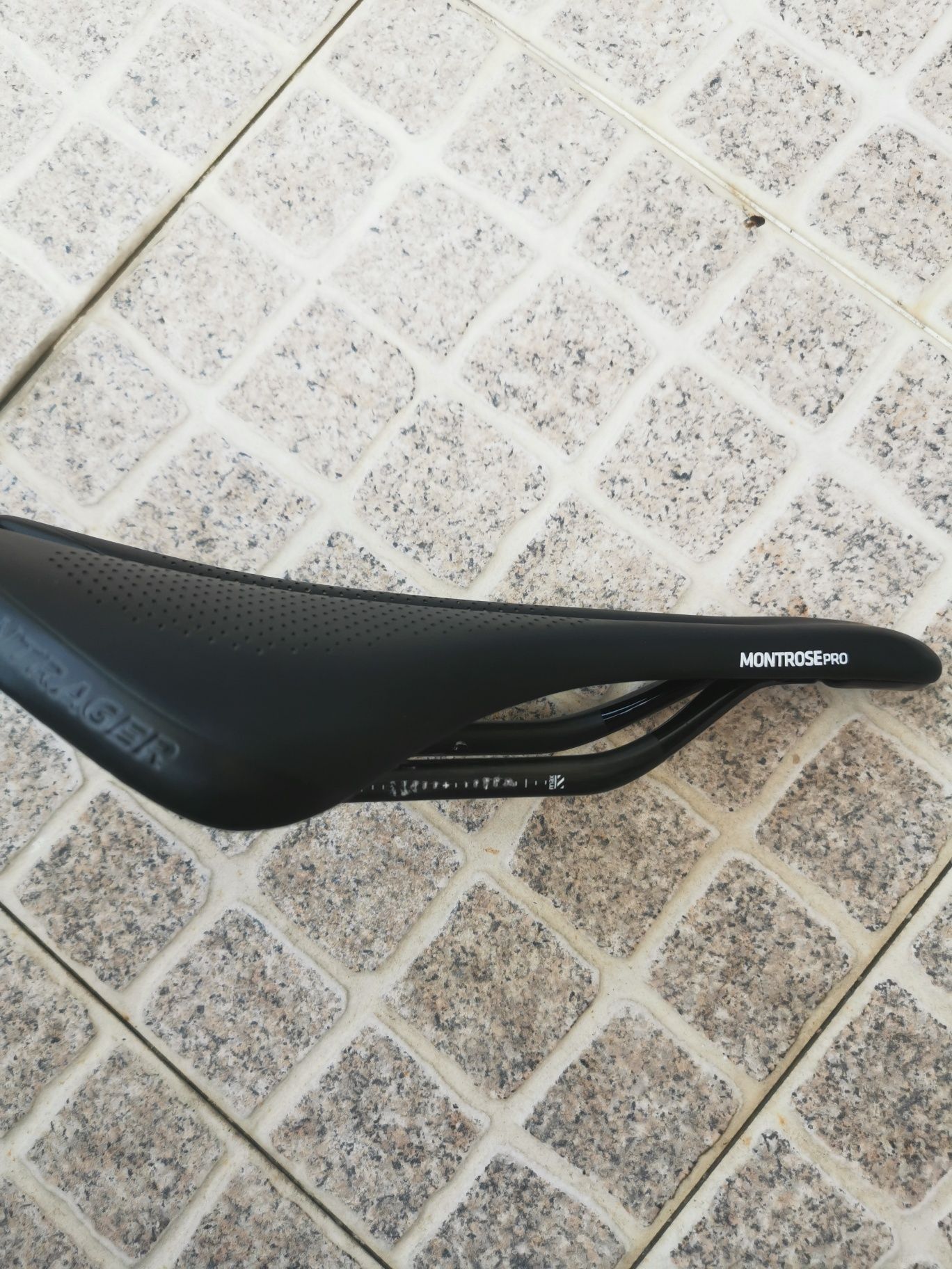 Selim Bontrager Montrose Pro