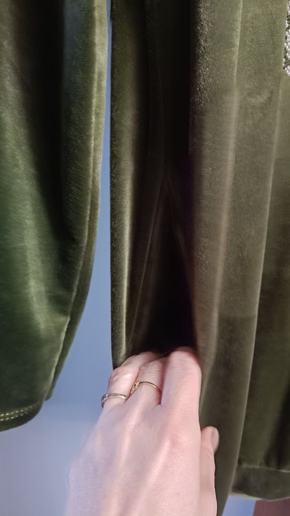 Sprzedam welurową sukienkę
