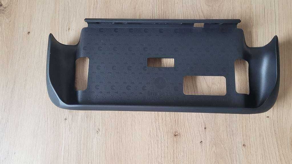 Steam Deck OLED 512 GB + etui Skull & Co. + stacja dokująca