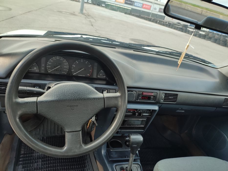 Мазда 323, 1990 год, 1.6, автомат
