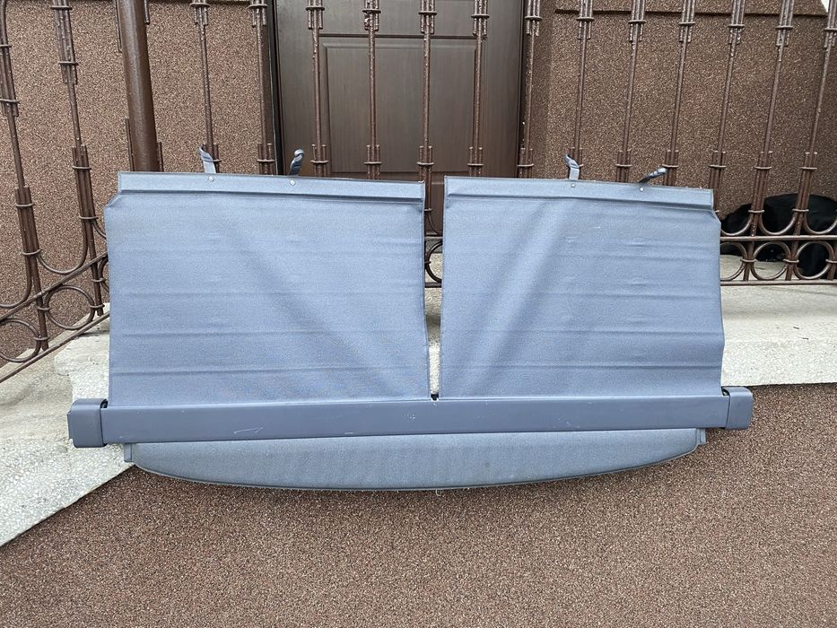 Roleta bagaznika toyota rav4