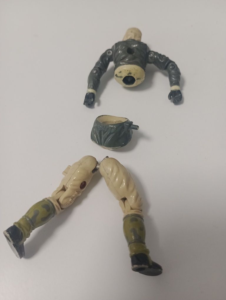 Figurka Gijoe  uszkodzony