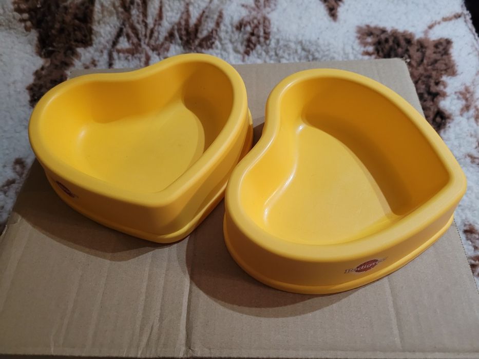 2 miski serduszka z Pedigree