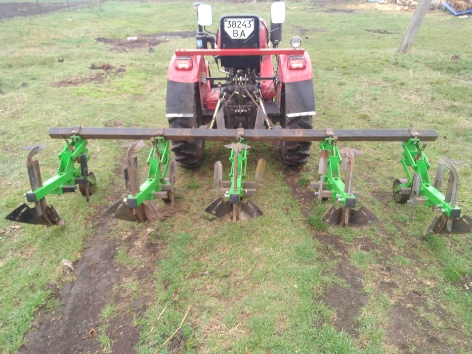 Міжрядний культиватор, окучник бомет