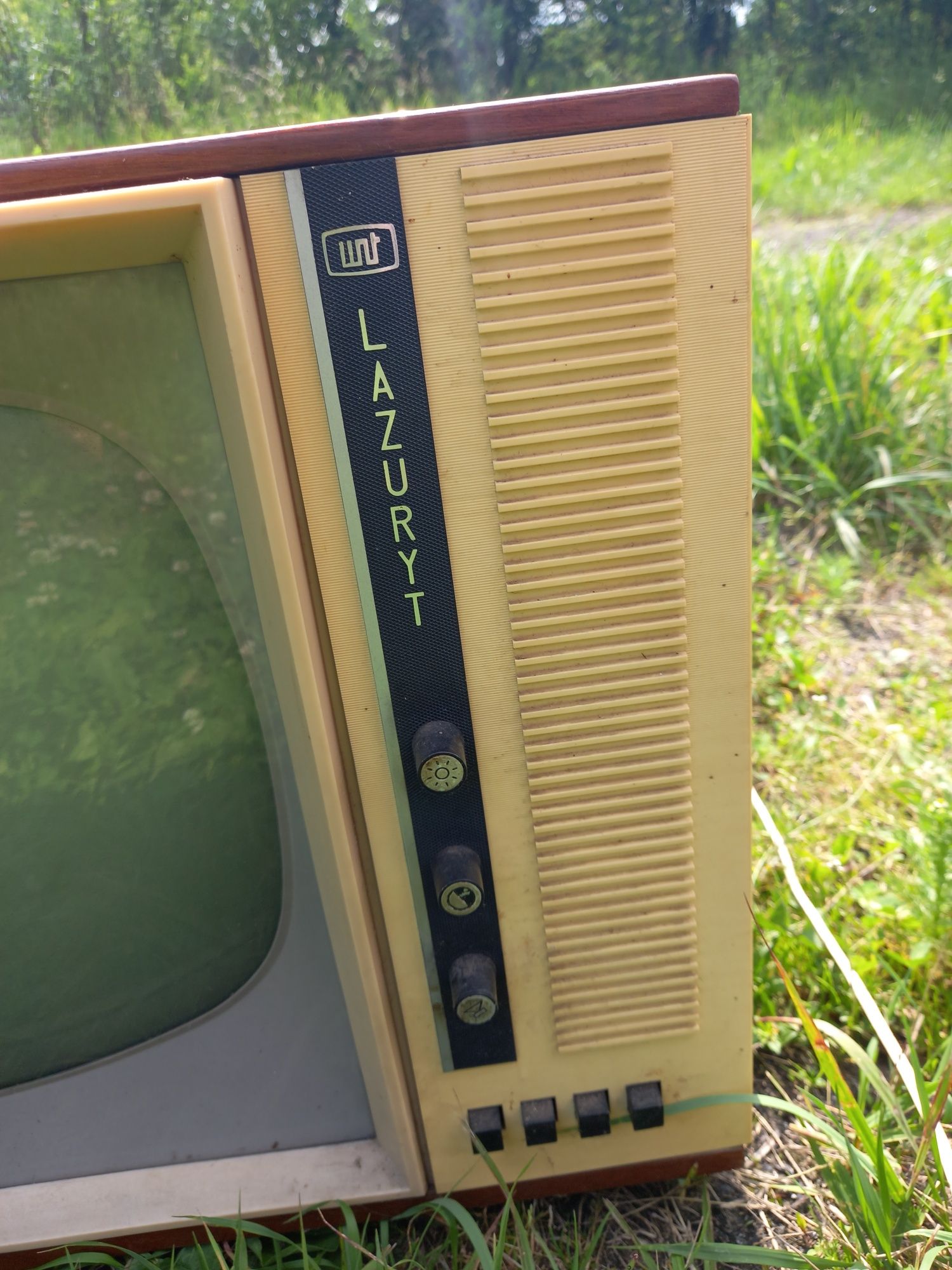 Stary telewizor lazuryt