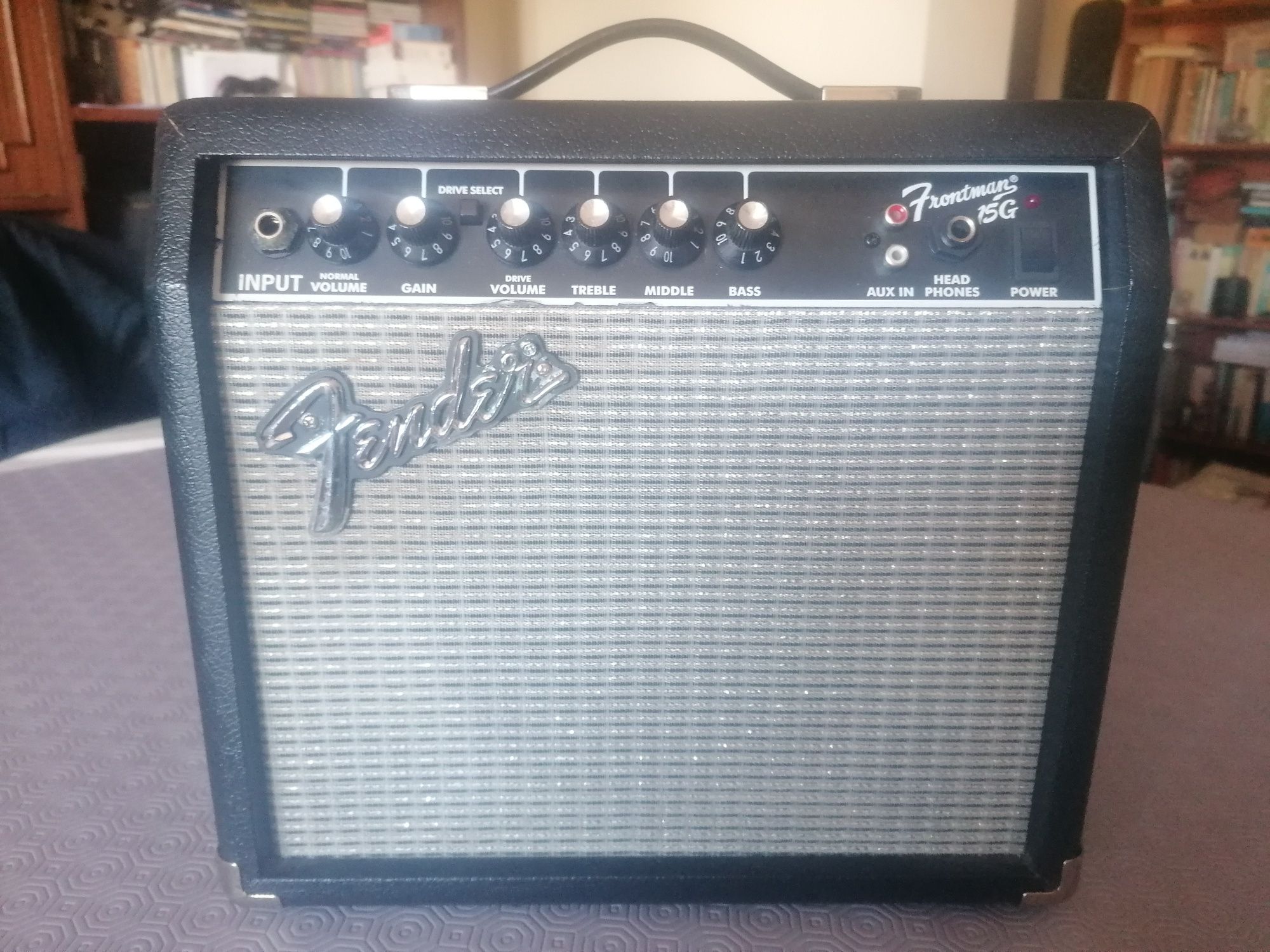 Amplificador da marca FENDER, em óptimo estado.