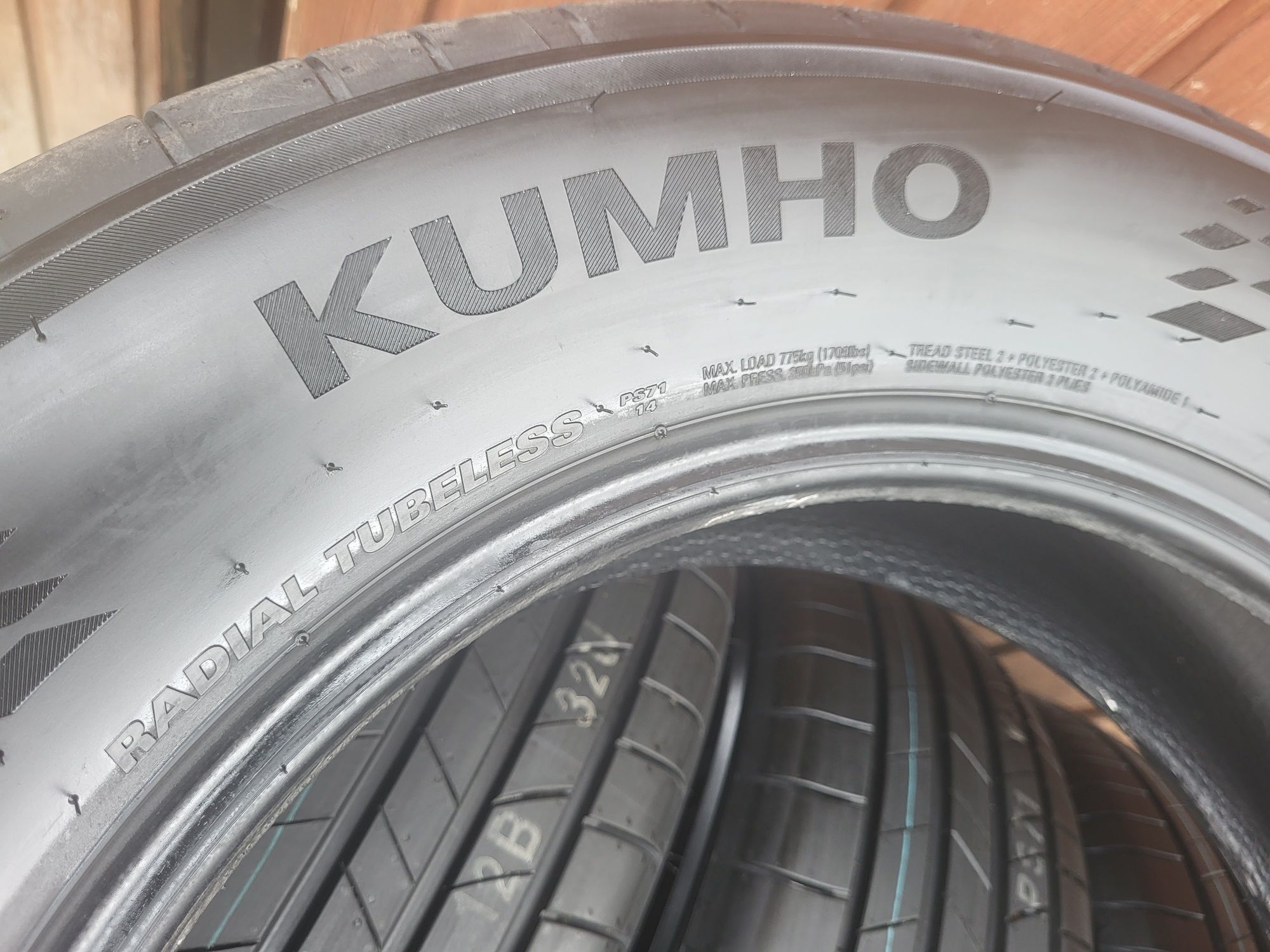 215/65 R17 99V Kumho Ecsta PS71 SUV 2024 jak Nowe