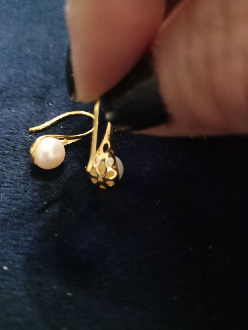 Prezent na Dzień Matki.Srebrne,złocone kolczyki z certyfikowana perła
