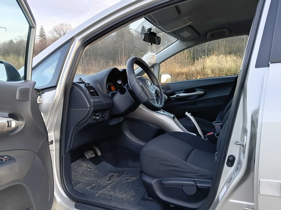 Тайота Ауріс 2008р