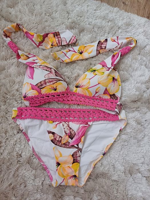 Купальник  розмір S стан нового