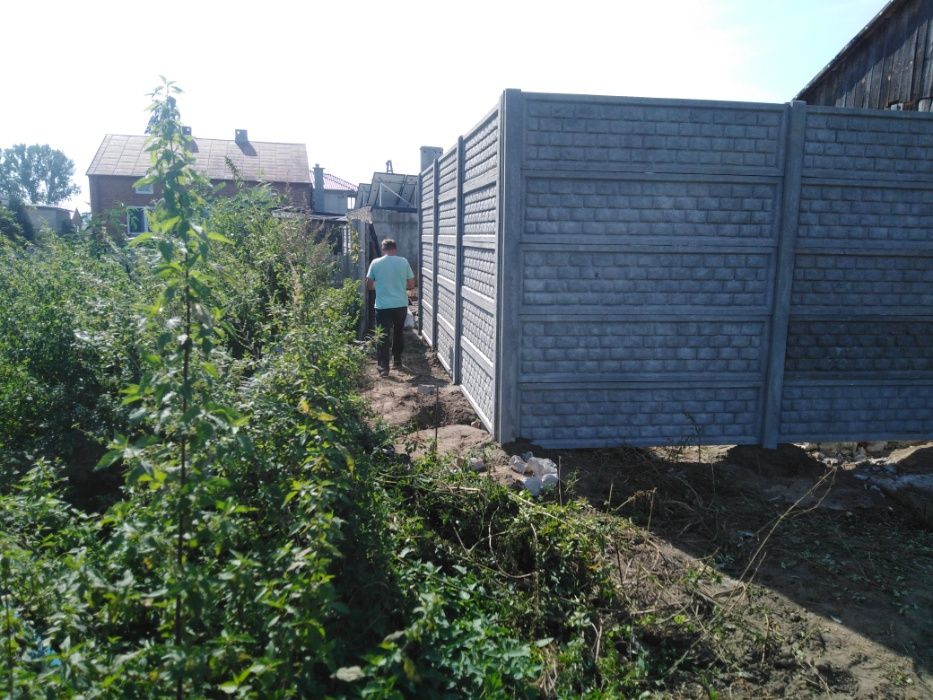 Montaż ogrodzeń ogrodzenia panelowe betonowe montaż