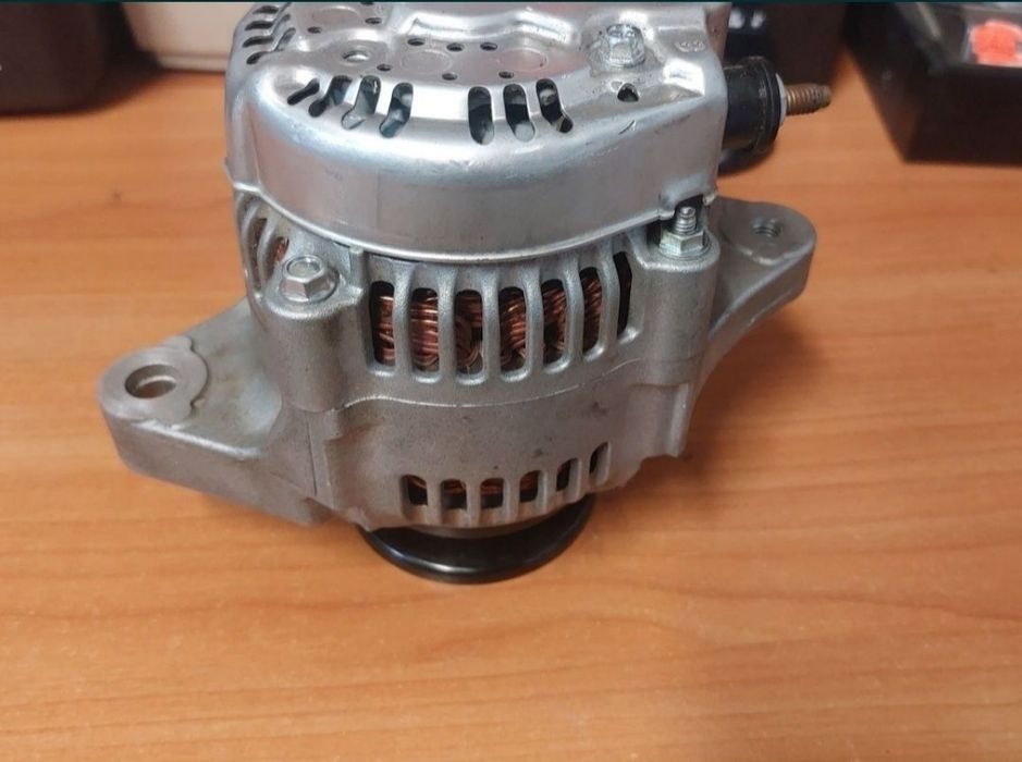 Alternator nowy .
