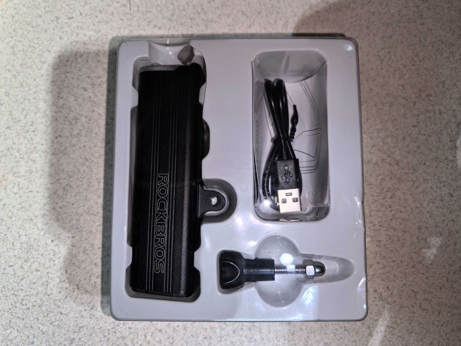 Lampka rowerowa Rockbros RHL-1500D