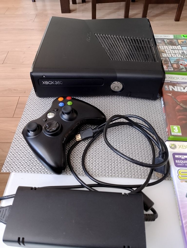 Xbox 360 Orginal +pad + Kinect+8gier Minecraft itp