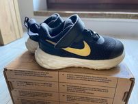 Nike Revolution 21 czarno-złote