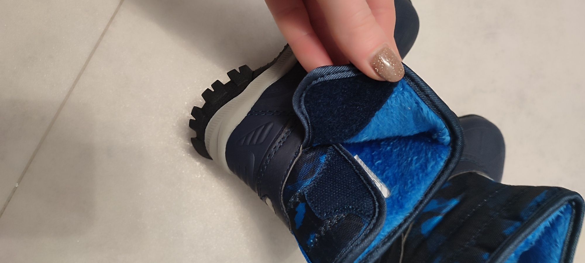 Buty zimowe śniegowce nowe rozm. 25 na rzep