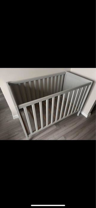 Дитяче ліжечко з матрасом