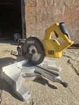 Piła ukośnica DeWalt DW770