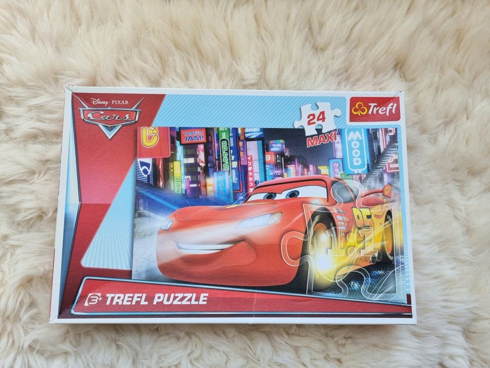 Puzzle maxi dla dziecka Cars Miasto nocą Disney Trefl 24 el.