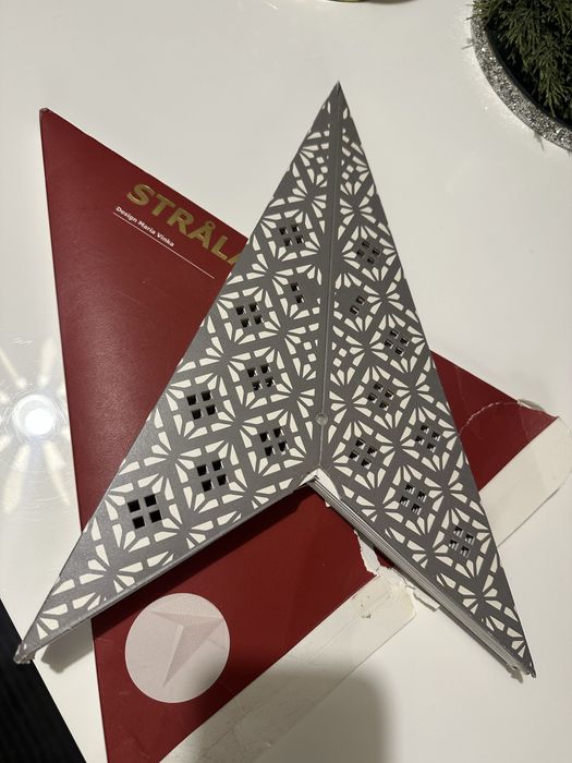 Szara gwiazda papierowa Ikea Strala ozdoba okno świąteczna