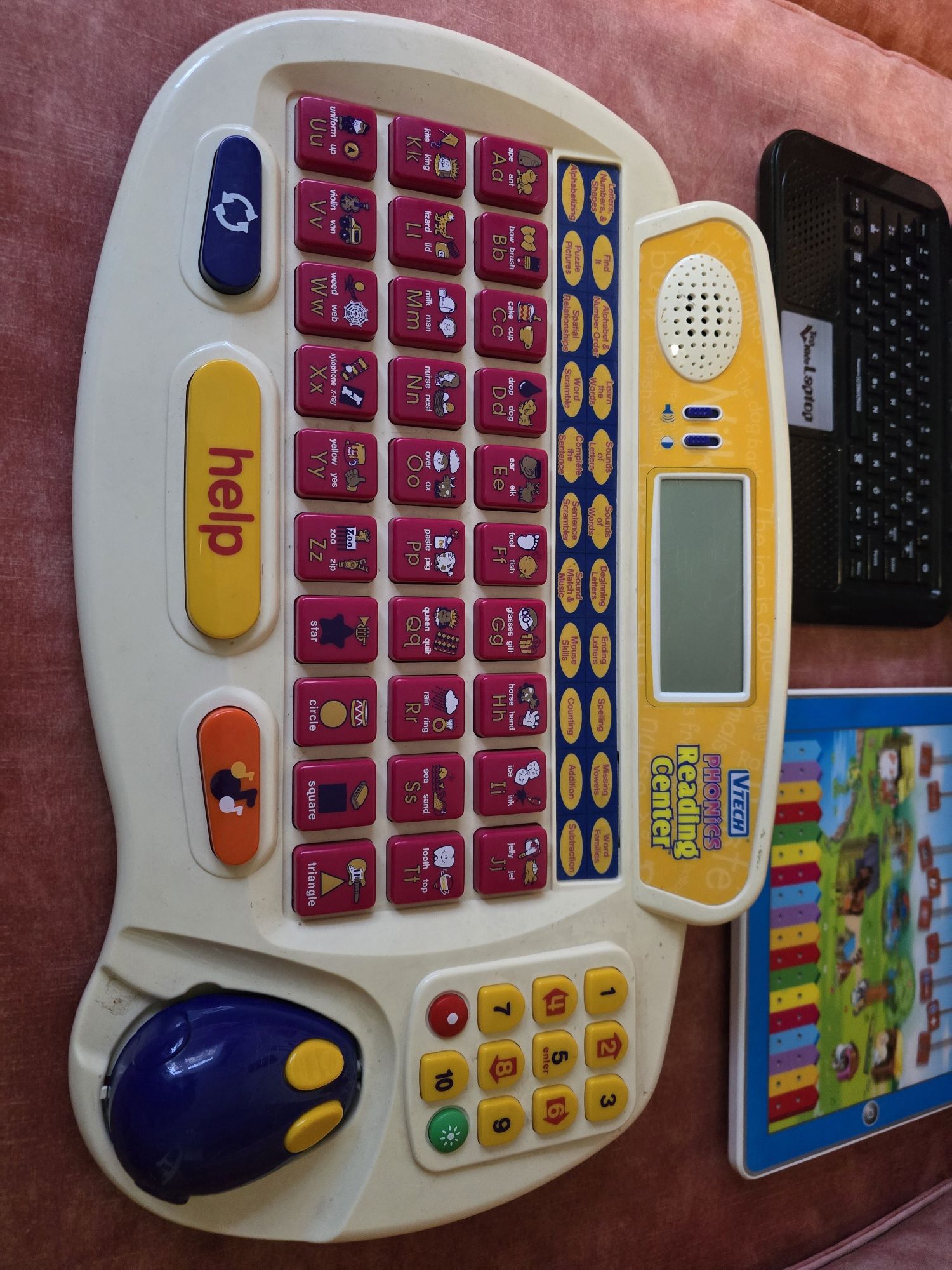 Komputer po angielsku, tablet dzwięki ,stonoga do nauki angielskiego