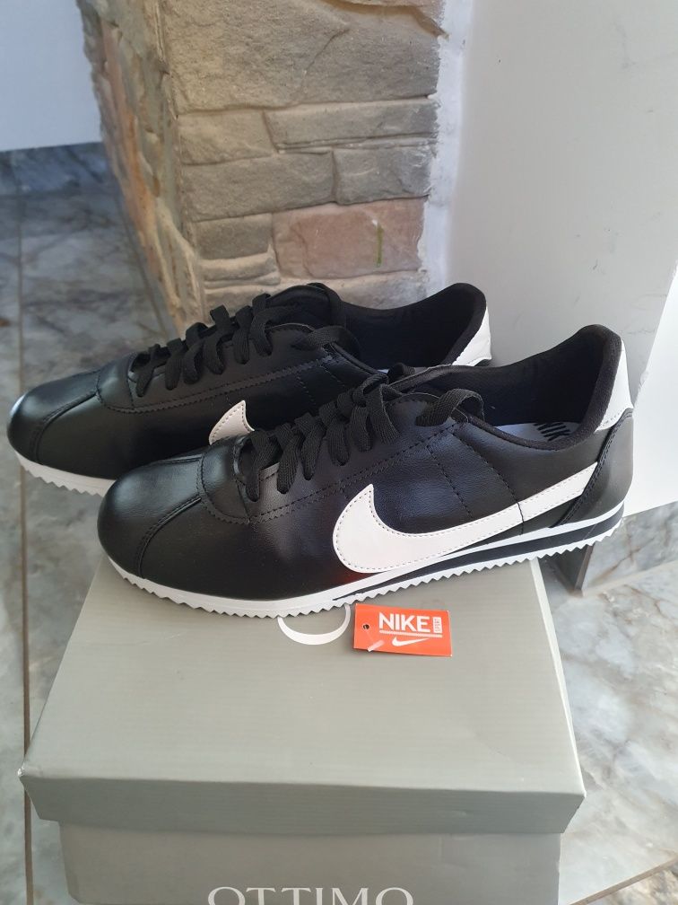 Nike Cortez damskie  r. 43  czarne 27,5 cm