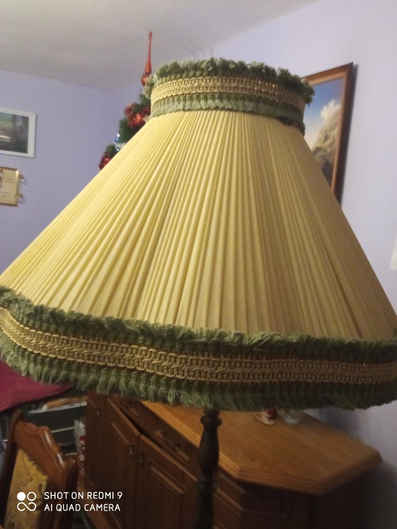 Sprzedam lampę stojąco w stylo retro