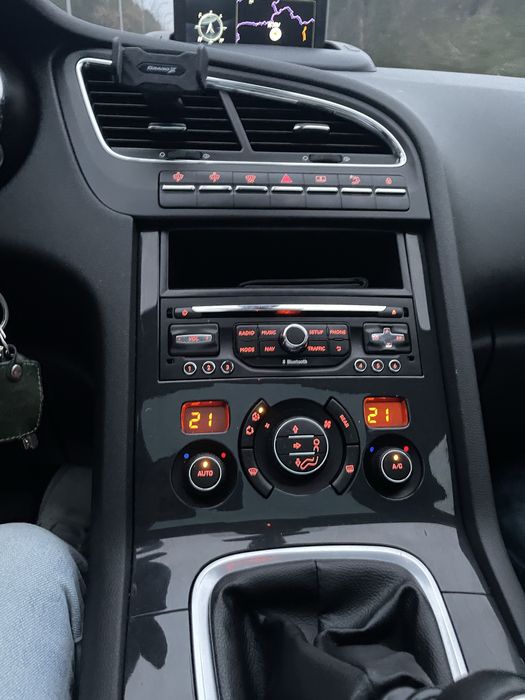 Peugeot 5008 пежо