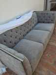 Sofa Carlo Perazzi com uma Mesa
