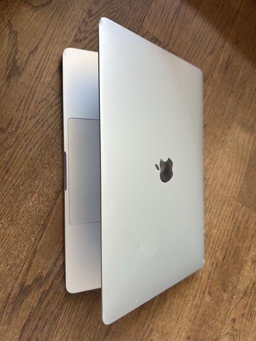Apple MacBook Pro A2338 | Apple M1 | 16 GB RAM | 512 GB SSD