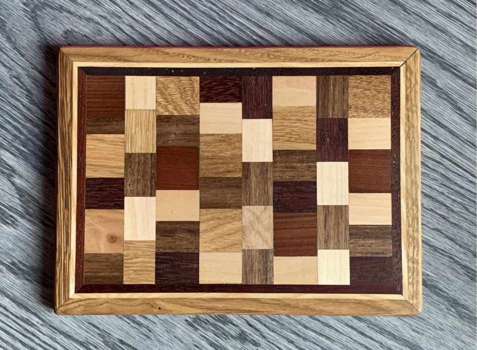 Дошка для нарізання, підставка. Доска для нарезания, подставка