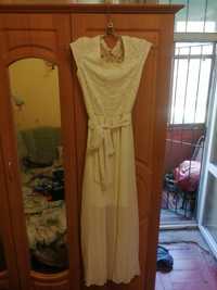 Свадебное длинное платье.