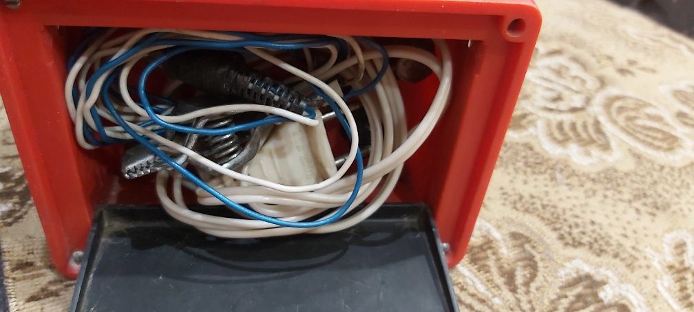 Продам  зарядное устройство