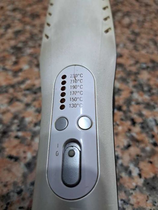 Esticador/alisador de cabelo