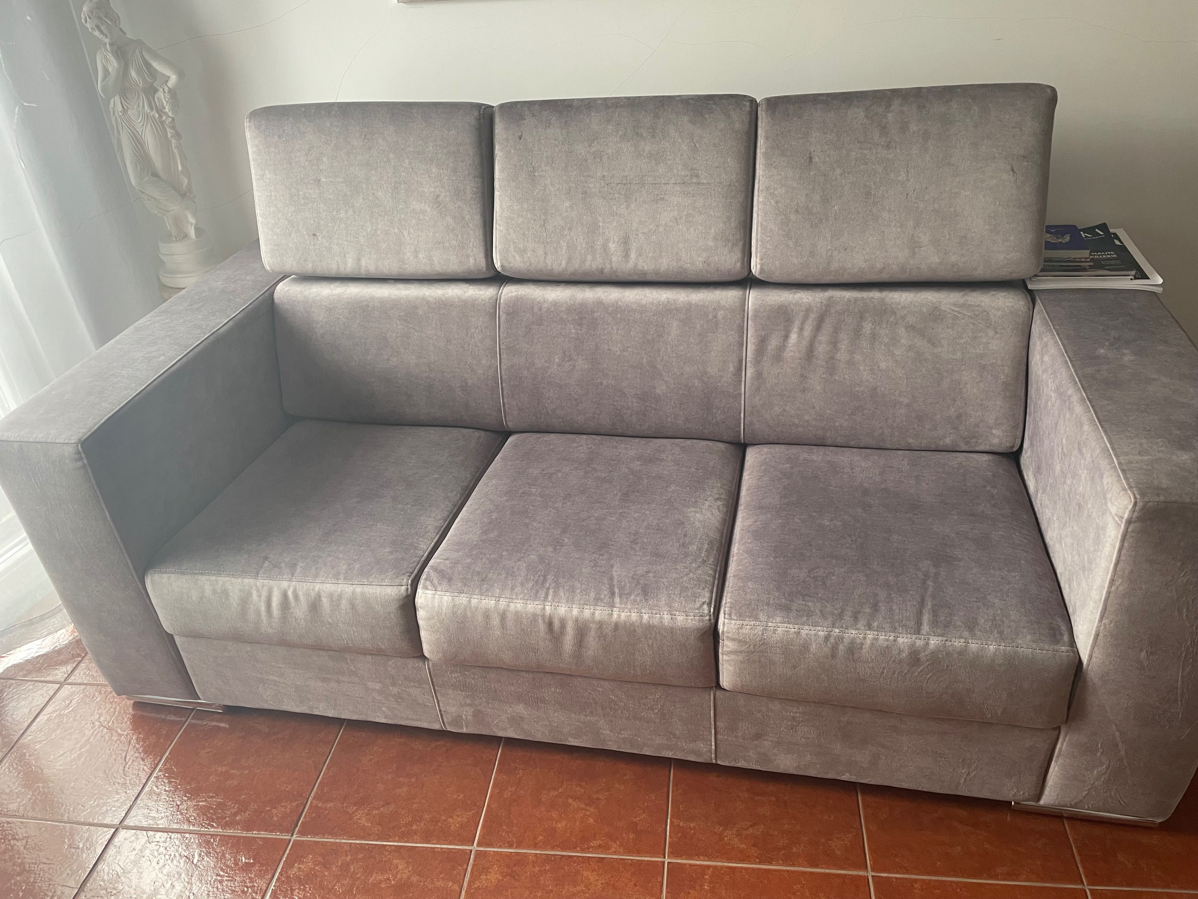 Sofa 3 lugares de tecido como novo