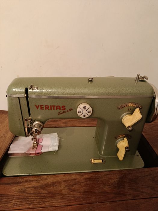 Швейна машинка Veritas