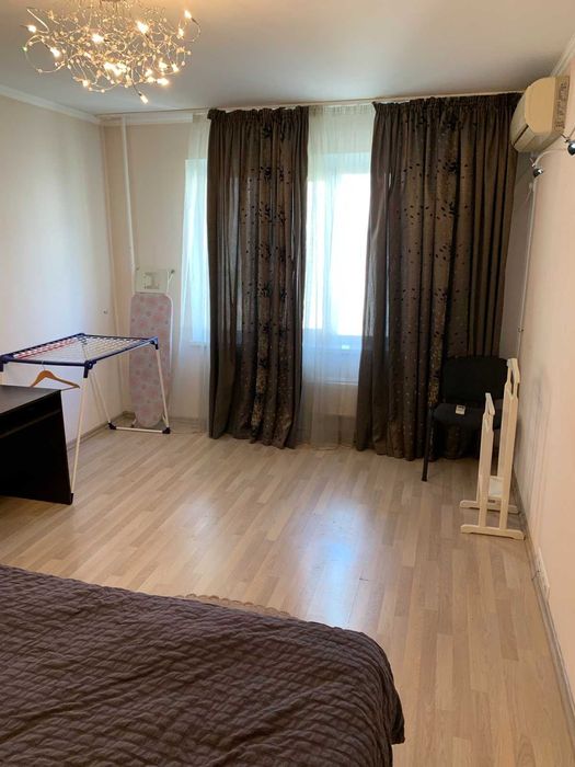 Двухкомнатная Ахматовой срочно продам