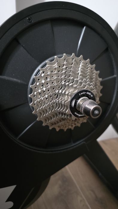 Praktycznie nowy Zwift Hub trenażer rowerowy interaktywny
