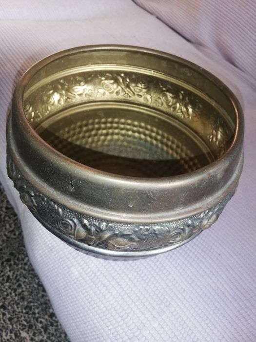 Chapeleira E vaso em cobre.