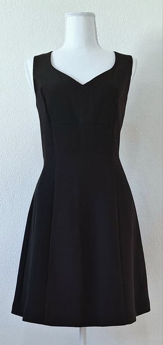 Vestido preto (Mango)