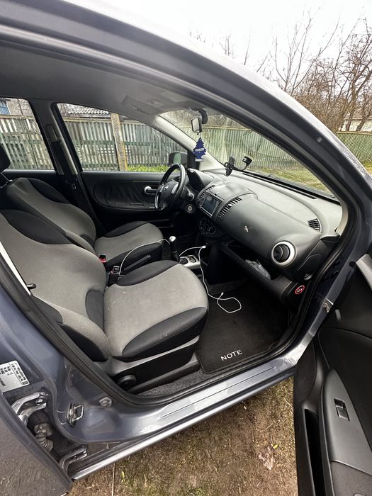 Nissan Note 2011 року
