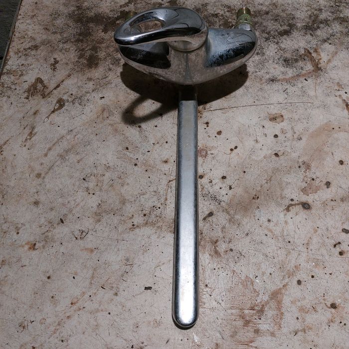 Продам змішувач для умивальника