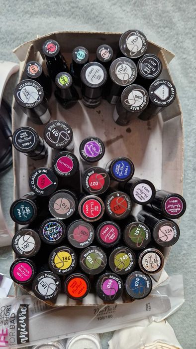 Zestaw do  hybryd (lampa Semilac, 28 lakierów, pyłki, narzędzia)