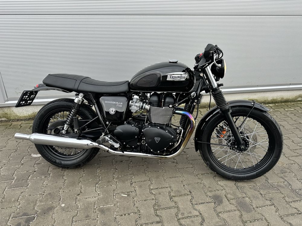 Triumph Bonneville T100 z 2015r Niemcy piekny ksiazki serw