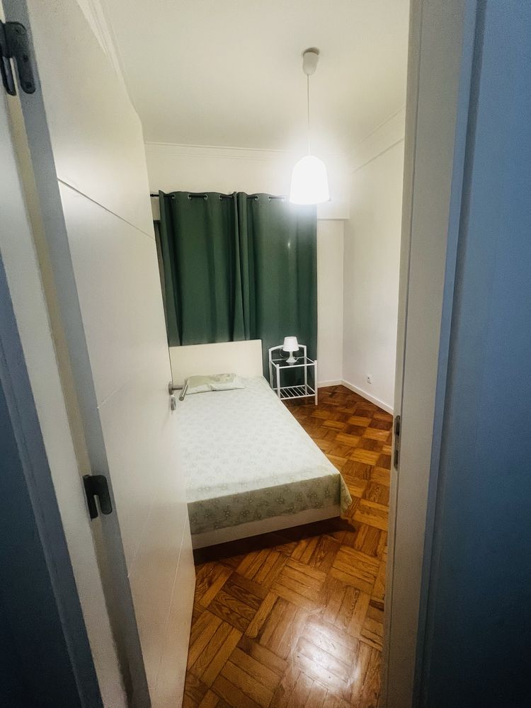 quarto para alugar  para uma senhora.